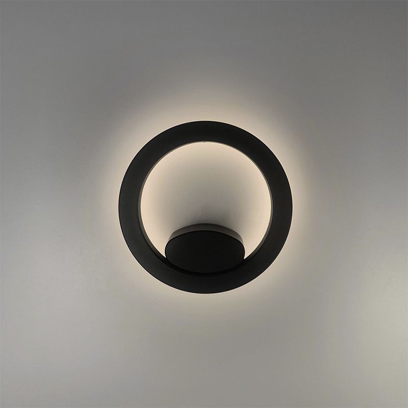Фасадний чорний світильник круглої форми thumbnail popup