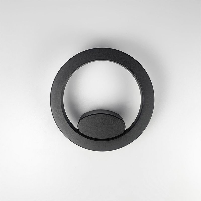 Фасадний чорний світильник круглої форми thumbnail popup