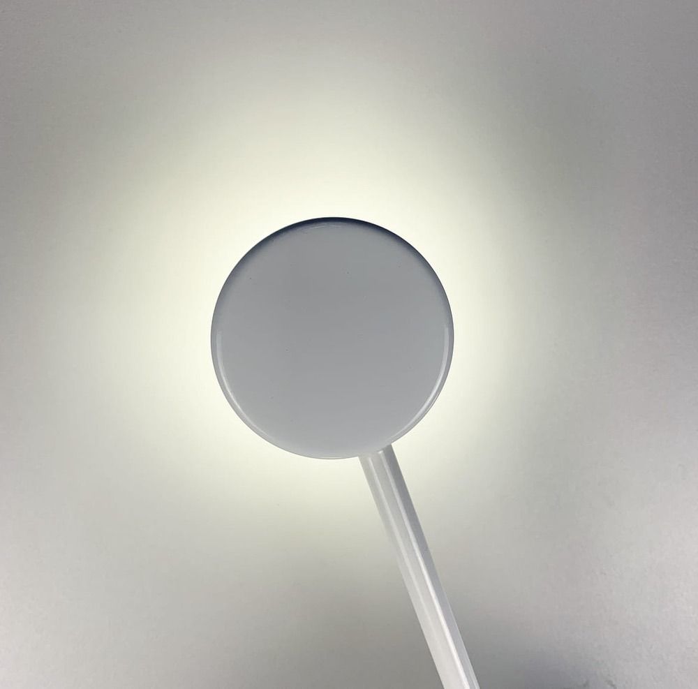 Настінний світильник з рухливими плафонами в білому кольорі thumbnail popup