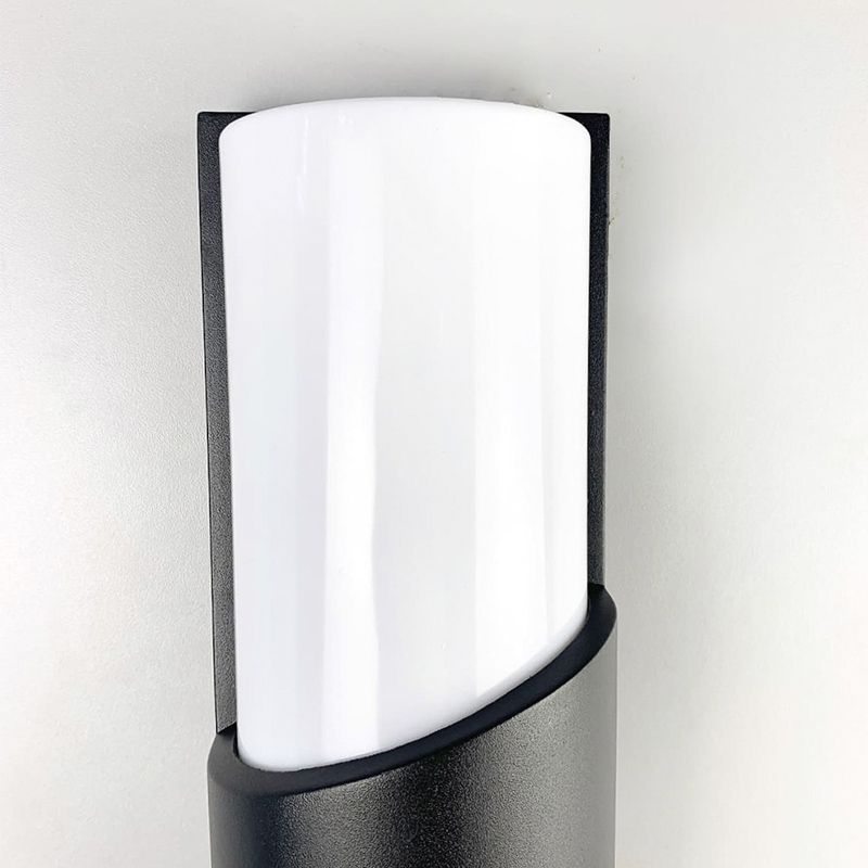 Вуличний LED світильник чорного кольору thumbnail popup