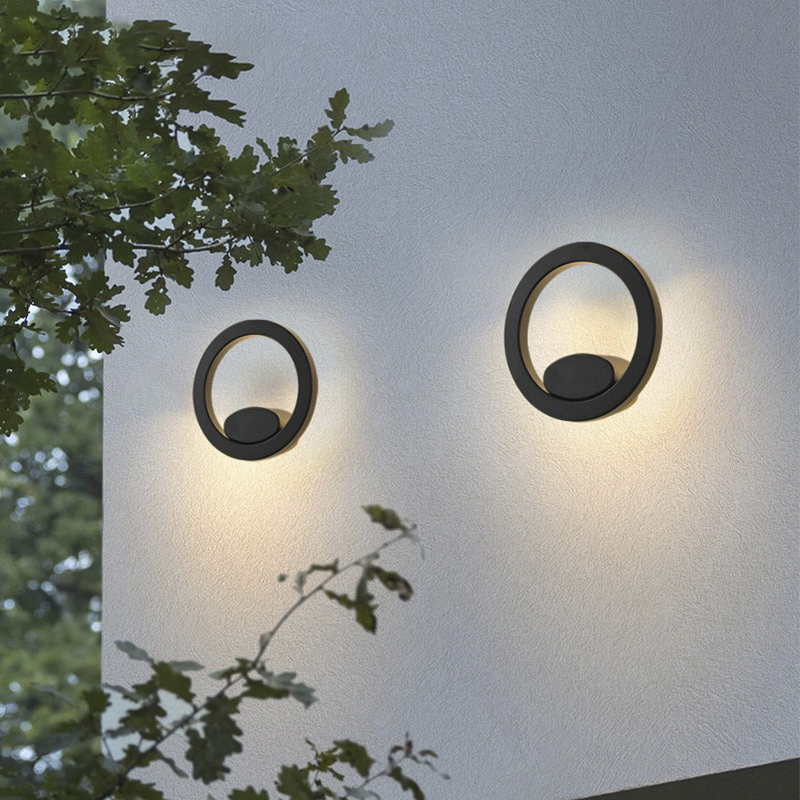 Фасадний чорний світильник круглої форми large popup