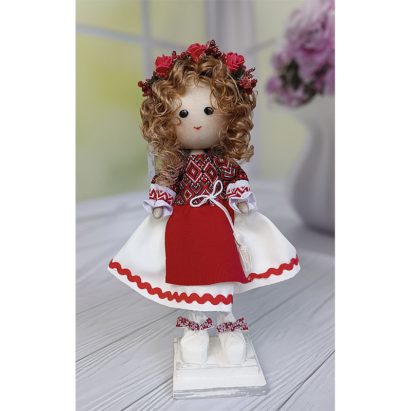 Лялька 'Українка' вишиванка з червоною запаскою
 large popup